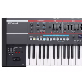 ROLAND JUNO X Synthétiseur numérique