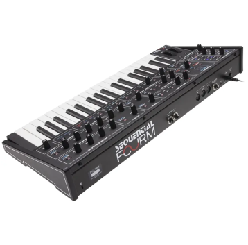 Sequential Fourm Synth analogico