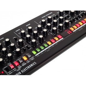 ROLAND SE02 Synthétiseur analogique