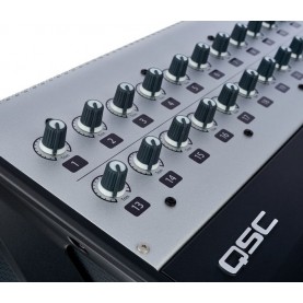 QSC TouchMix30 pro Console numérique pro 32 canaux