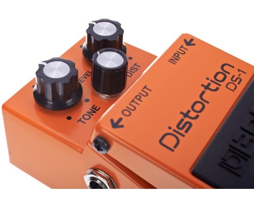 BOSS DS1 Pédale de distorsion