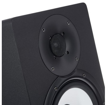 Yamaha HS7 studio monitor